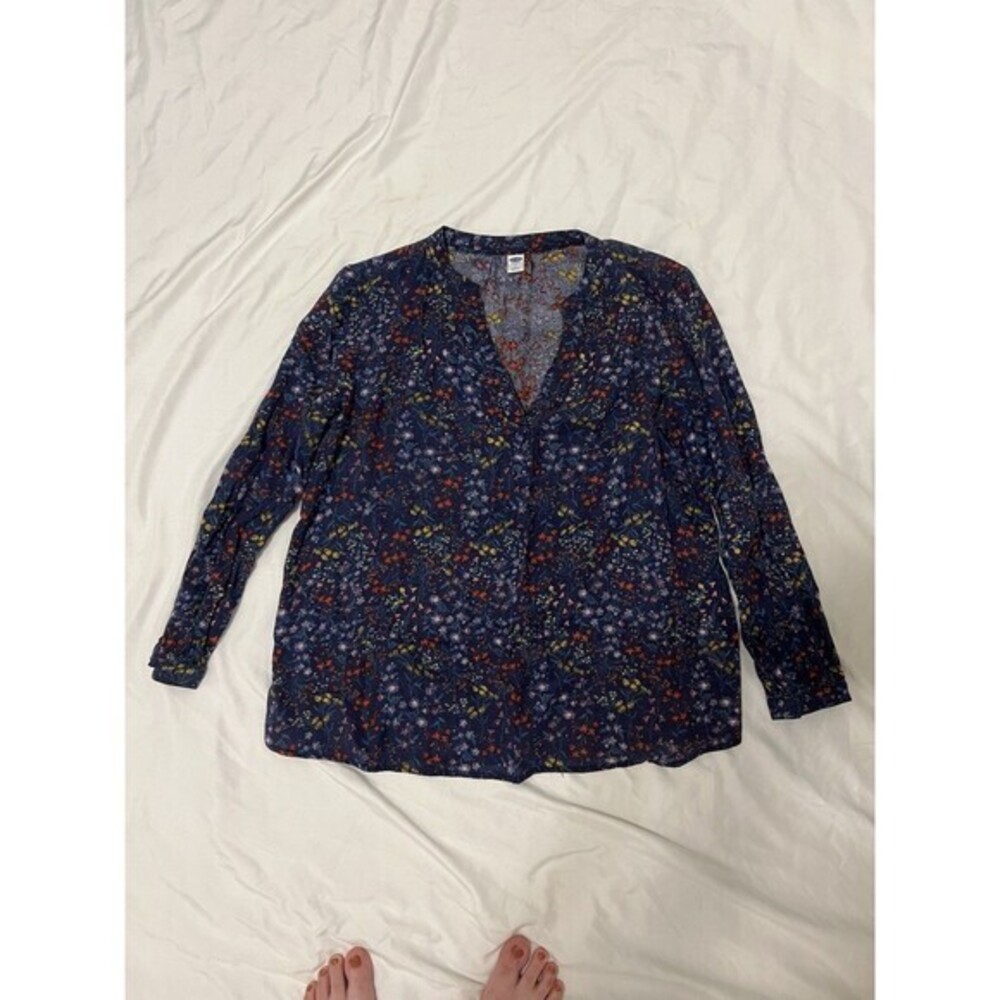 Old Navy Medium Lightweight Chambray Floral Denim‎ Shirt